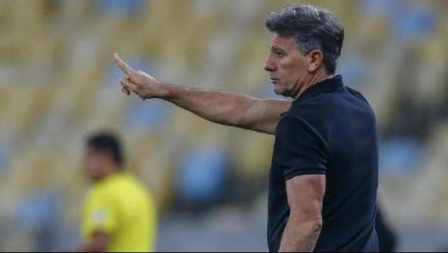 Renato Gaúcho: grupo na mão