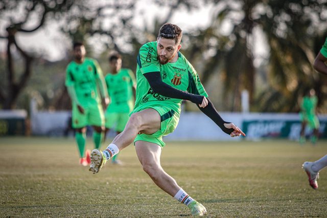 Série B: Atacante do Sampaio Corrêa garante foco e determinação contra o Juventude