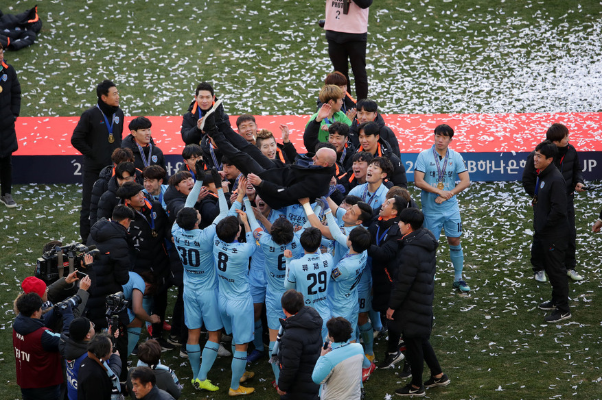 Após fazer história na Coreia do Sul, técnico deve voltar ao futebol asiático