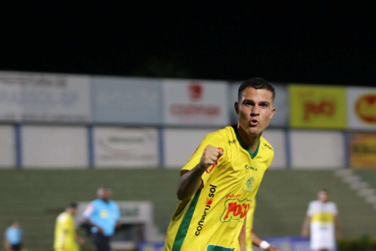 Série D: Vinicius Baraciolli, do Mirassol, comemora primeiro gol como profissional