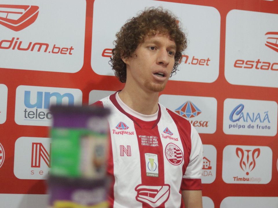 Série B: Ex-XV e Athletico promete ajudar Náutico com experiência da Europa