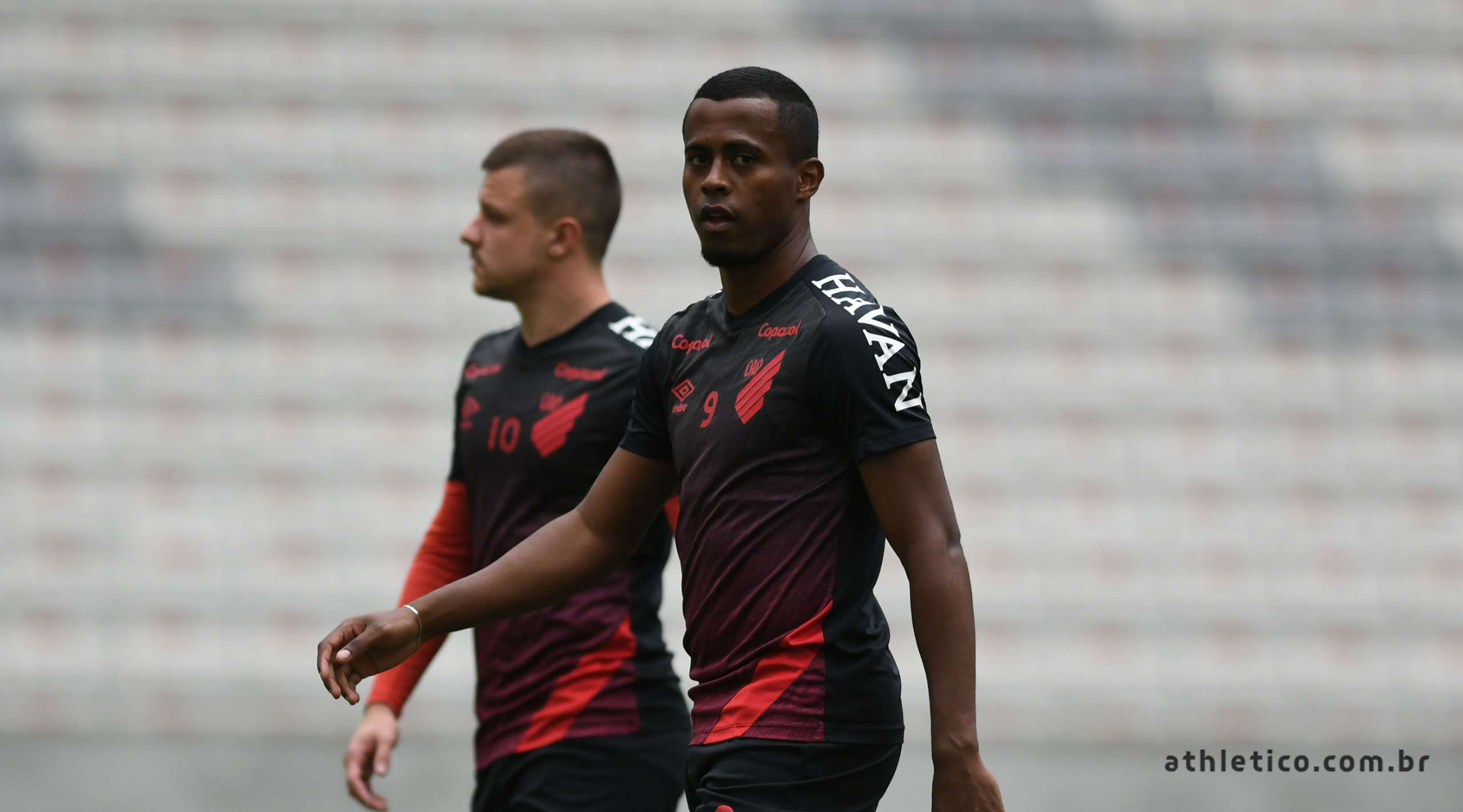 Atacante do Athletico fala sobre reencontro com Goiás: “Diferente”