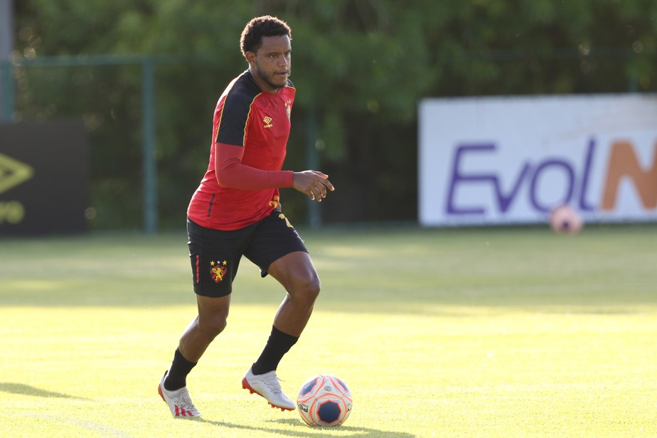 Atlético-GO anuncia ex-meia de Sport, Goiás e Internacional