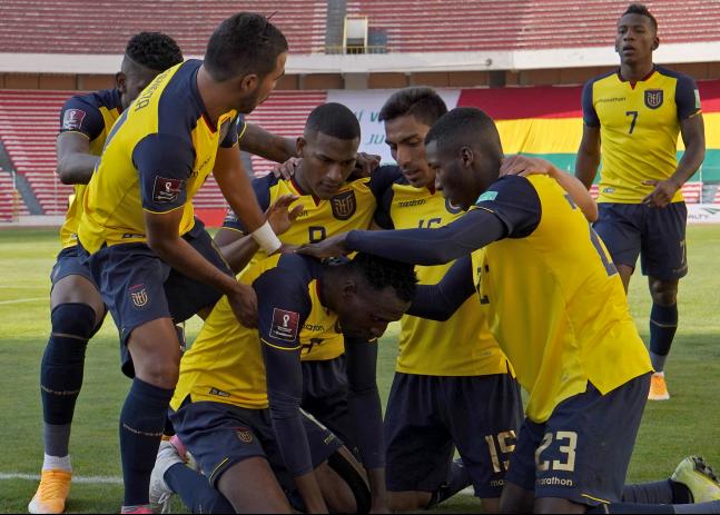 Equador bate a Bolívia de virada em La Paz e assume vice-liderança