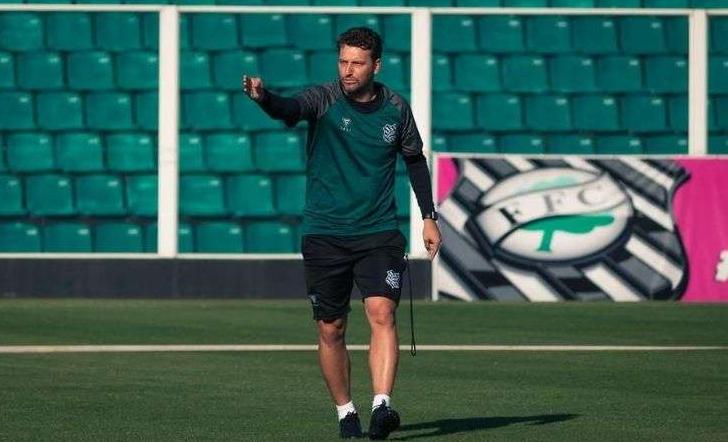 Série B: Figueirense demite Elano, age rápido e contrata ex-Palmeiras e ‘Barcelusa’