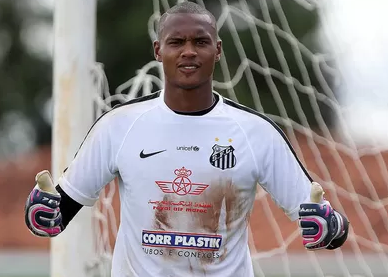 Goleiro fará 1º jogo oficial pelos profissionais do Santos aos 24 anos