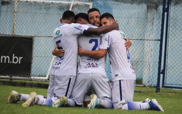Vitória-ES 3 x 0 União-MT – Com golaço de ex-Palmeiras, Alvianil goleia e segue vivo