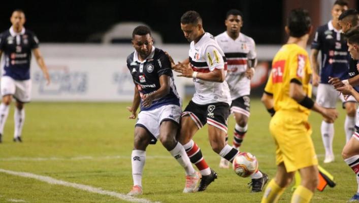 Santa Cruz venceu a sétima partida seguida na competição - Samara Miranda/Remo Santa Cruz venceu a sétima partida seguida na competição - Samara Miranda/Remo