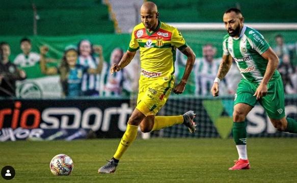 Chuva de gols em Caxias do Sul. (Foto: Lucas Almeida)