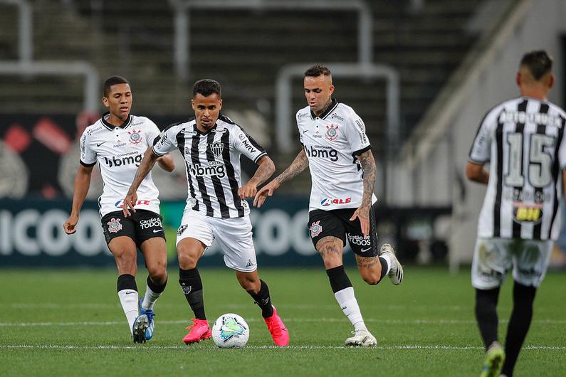 Corinthians 1 x 2 Atlético-MG – De virada, Galo vence e é o novo líder do Brasileirão