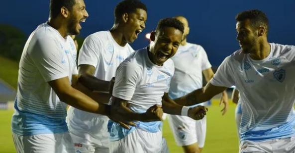 Londrina venceu o líder Brusque no Paraná