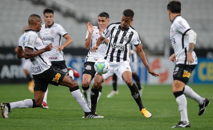 Atlético-MG virou pra cima do Corinthians e assumiu liderança do Brasileirão (Foto: Divulgação)