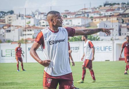 Boa Esporte-MG x São José-RS – Equipe boveta tem duelo chave na fuga contra degola