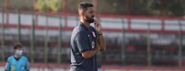 Allax deixou o comando do Bangu. (Foto: Divulgação)