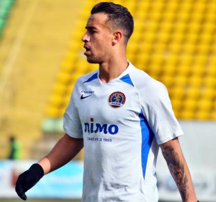 Capitão do Lviv da Ucrânia, brasileiro completa 50 jogos na Liga do país
