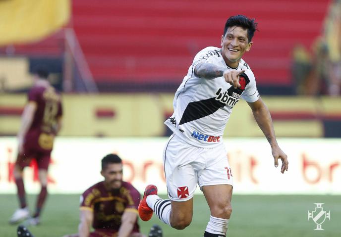 Artilheiro do Vasco comemora quebra de jejum e destaca entrega do elenco