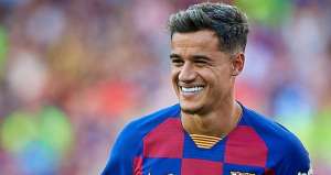 Após ser cortado da seleção, Coutinho se recupera e volta a treinar no Barcelona