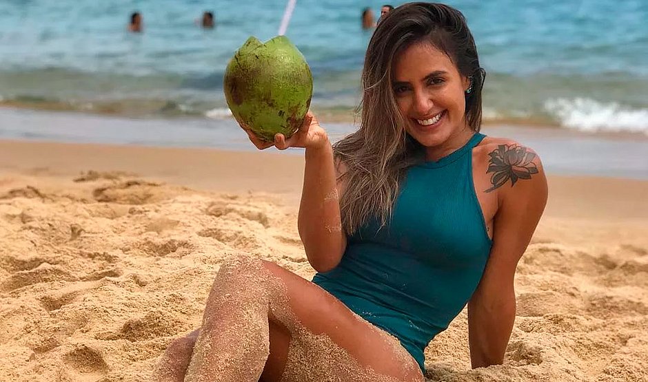 Carol Peixinho nega ter ficado com Neymar, que teria ‘relação aberta’ com cantora