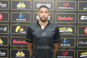 Série C: Zagueiro reserva sofre lesão na coxa e desfalca Criciúma por 40 dias