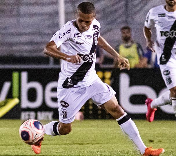Fortaleza anuncia oficialmente contratação de meia ex-Ponte Preta