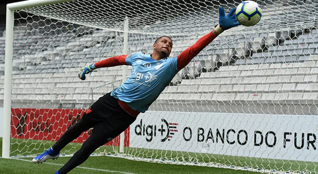 Série B: Náutico encaminha chegada de goleiro vindo de time do Brasileirão