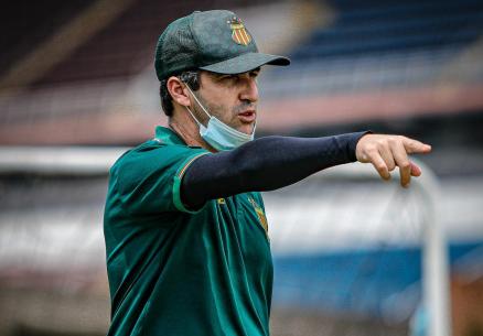 Série B: Treinador do Sampaio Corrêa comemora quinta vitória seguida e vice-liderança