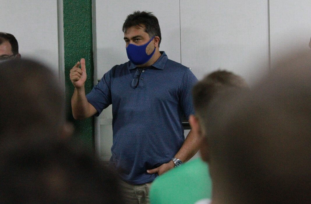 Presidente de time do Brasileirão testa positivo para Covid-19