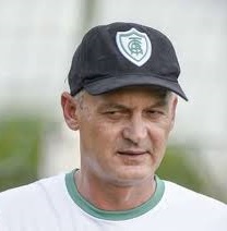 Deuses dos estádios livram a barra do América Mineiro