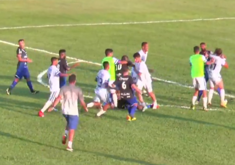 Cenas lamentáveis! Quartas de final do Mato-grossense tem pancadaria após apito final