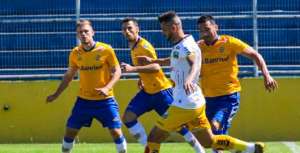 Pelotas-RS 4 x 3 Novorizontino-SP - Lobo supera 'covidado' Tigre em duelo maluco