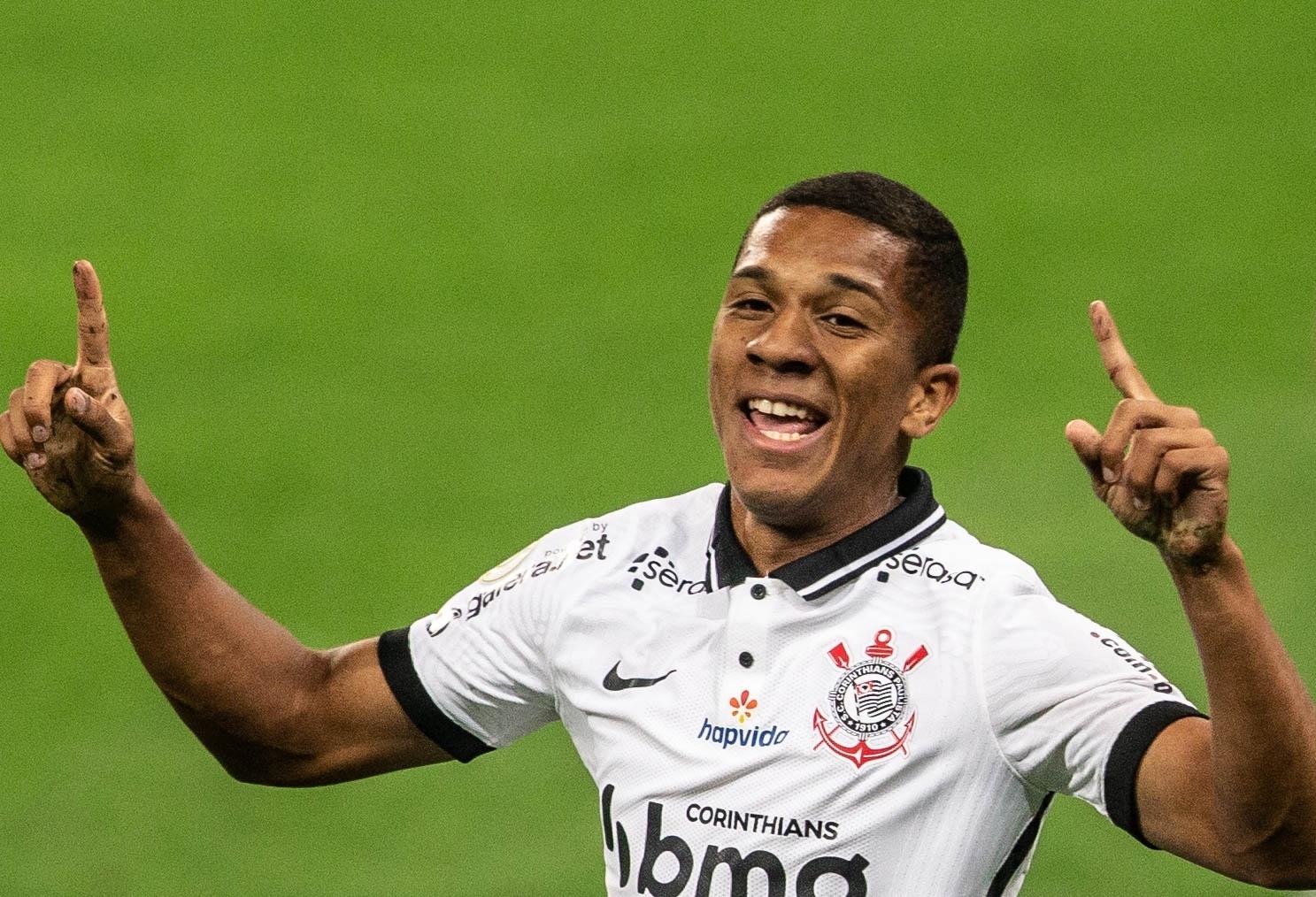 Sucesso de Matheus Davó deixa sua avó, Helena, famosa em Pirituba