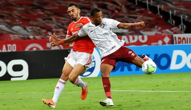 Caio Paulista chuta para fazer o gol da vitória (Foto: Mailson Santana/Fluminense FC)