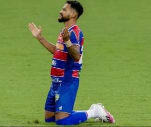 Zagueiro titular do Fortaleza pode estar de saída para a Tailândia