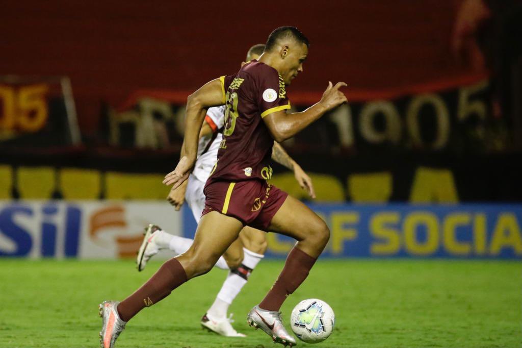 Sport 0 x 1 Atlético-GO - Dragão vence, sobe 3 posições e respira na luta contra Z-4 2 0002050509057 img