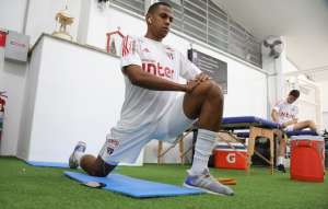 Com familiar positivo para covid-19, zagueiro desfalca o São Paulo em 2 jogos