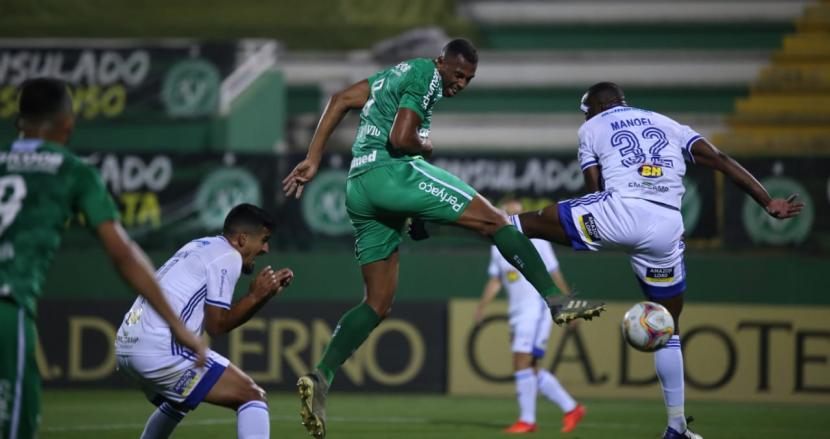 Jogo brigado em Chapecó. (Foto: Márcio Cunha / Chapecoense) Jogo brigado em Chapecó. (Foto: Márcio Cunha / Chapecoense)
