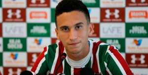 Destaque do Fluminense se aproxima de clube japonês de Nelsinho Batista