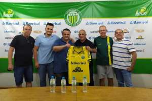 Série C: Ypiranga-RS apresenta novo treinador, que já trabalha com o elenco