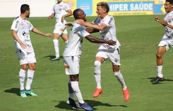 Leão segue na briga pelo título. (Foto: Divulgação) Leão segue na briga pelo título. (Foto: Divulgação)