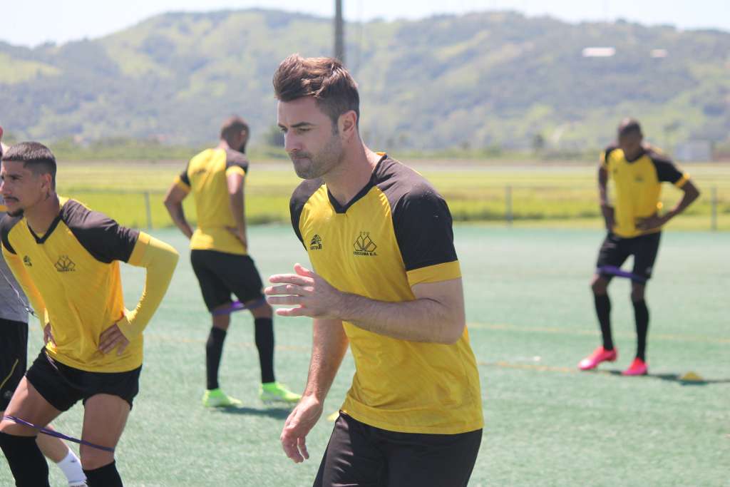 Criciúma viaja até Tubarão para fazer treino em gramado sintético