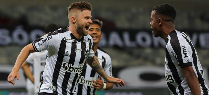 Eduardo Sasha marcou o segundo gol do Galo no Mineirão