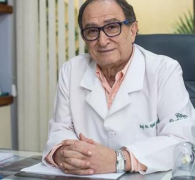 Por drogas, Maradona quase sofreu transplante cardíaco em 2004, lembra brasileiro