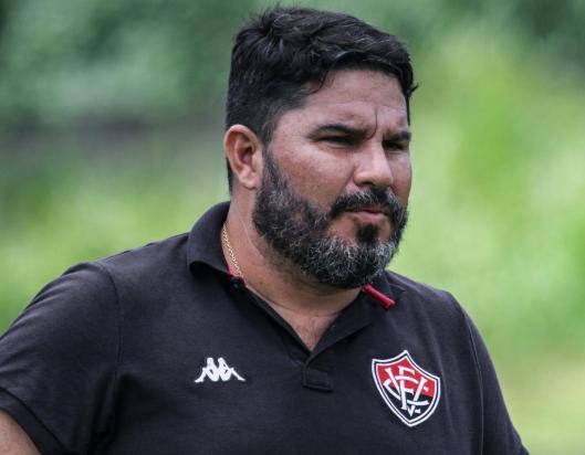Clube da Série B confirma saída de técnico para time do Brasileirão