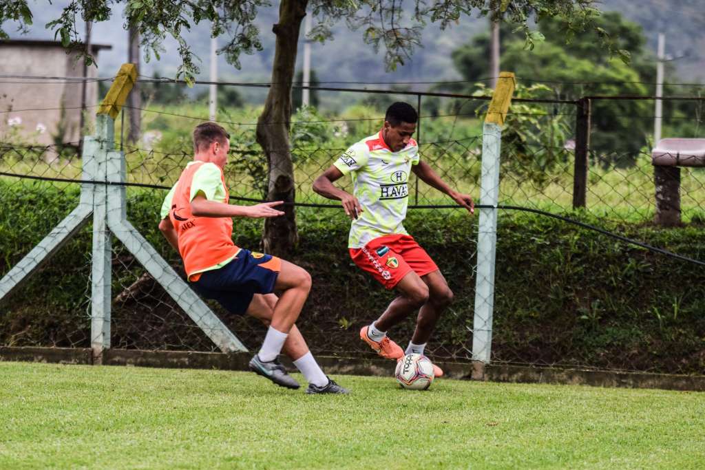 Com retornos e desfalques, Brusque-SC tenta enfim selar classificação