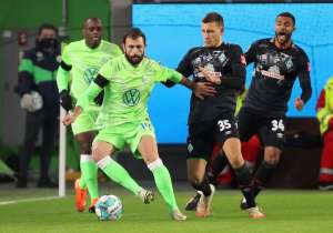 ALEMÃO: Em jogo de oito gols, Wolfsburg vence o Werder Bremen