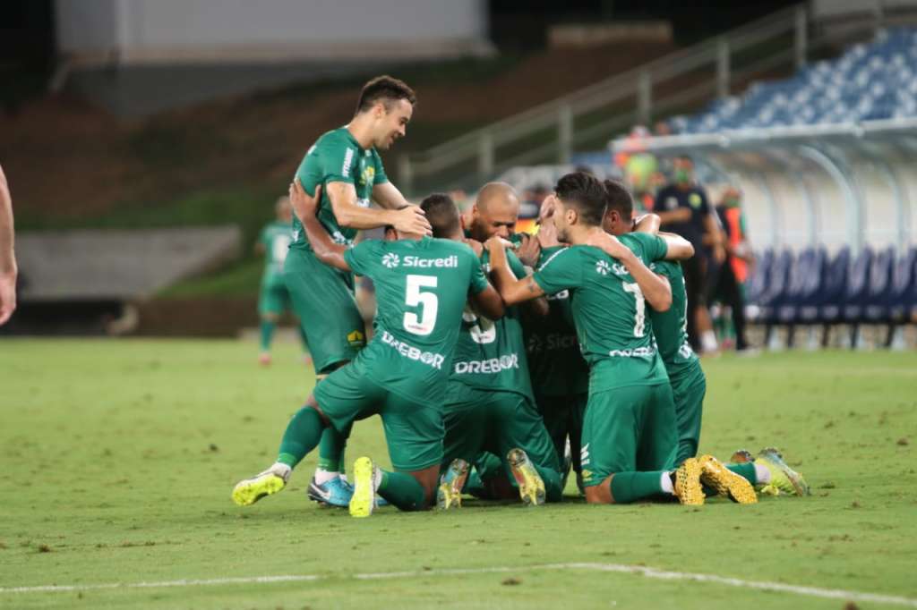 Cuiabá 2 x 1 Avaí - Dourado supera baixas, vence e retorna ao G4 da Série B 2 0002050510268 img