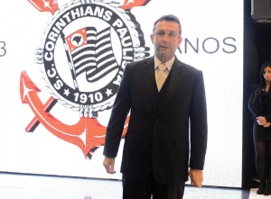 Ídolo do Corinthians é eleito como conselheiro e pode disputar a presidência