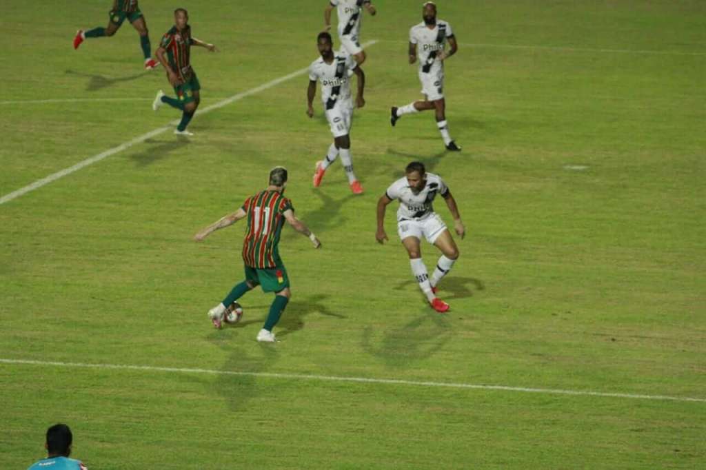 Ponte Preta ganhou do Sampaio Corrêa por 2 a 1 no primeiro turno (Foto: Lucas Almeida)