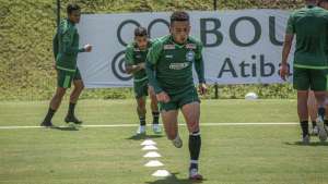 Meia titular de time do Brasileirão não treina e vira dúvida para próxima partida