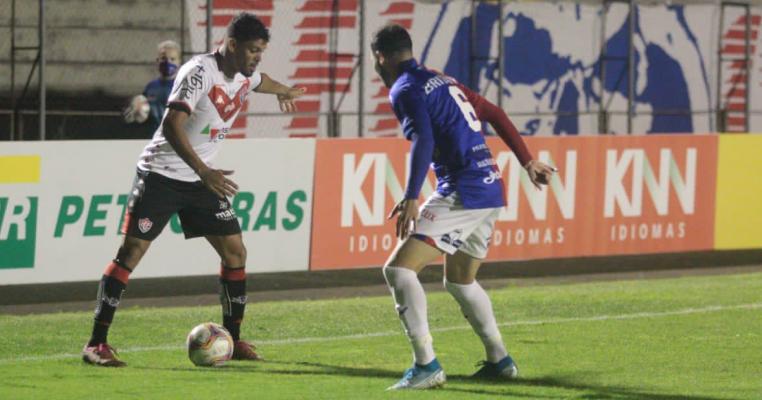 Vitória vence Paraná, fora de casa, pela 25ª rodada da Série B